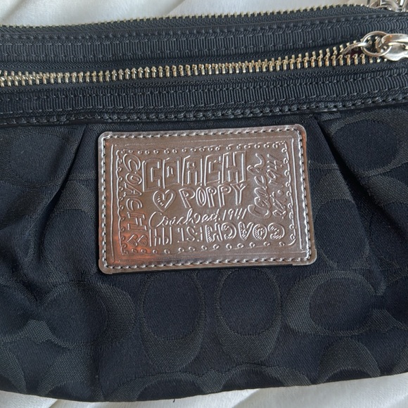 Coach Poppy Wristlet - Picture 4 of 4